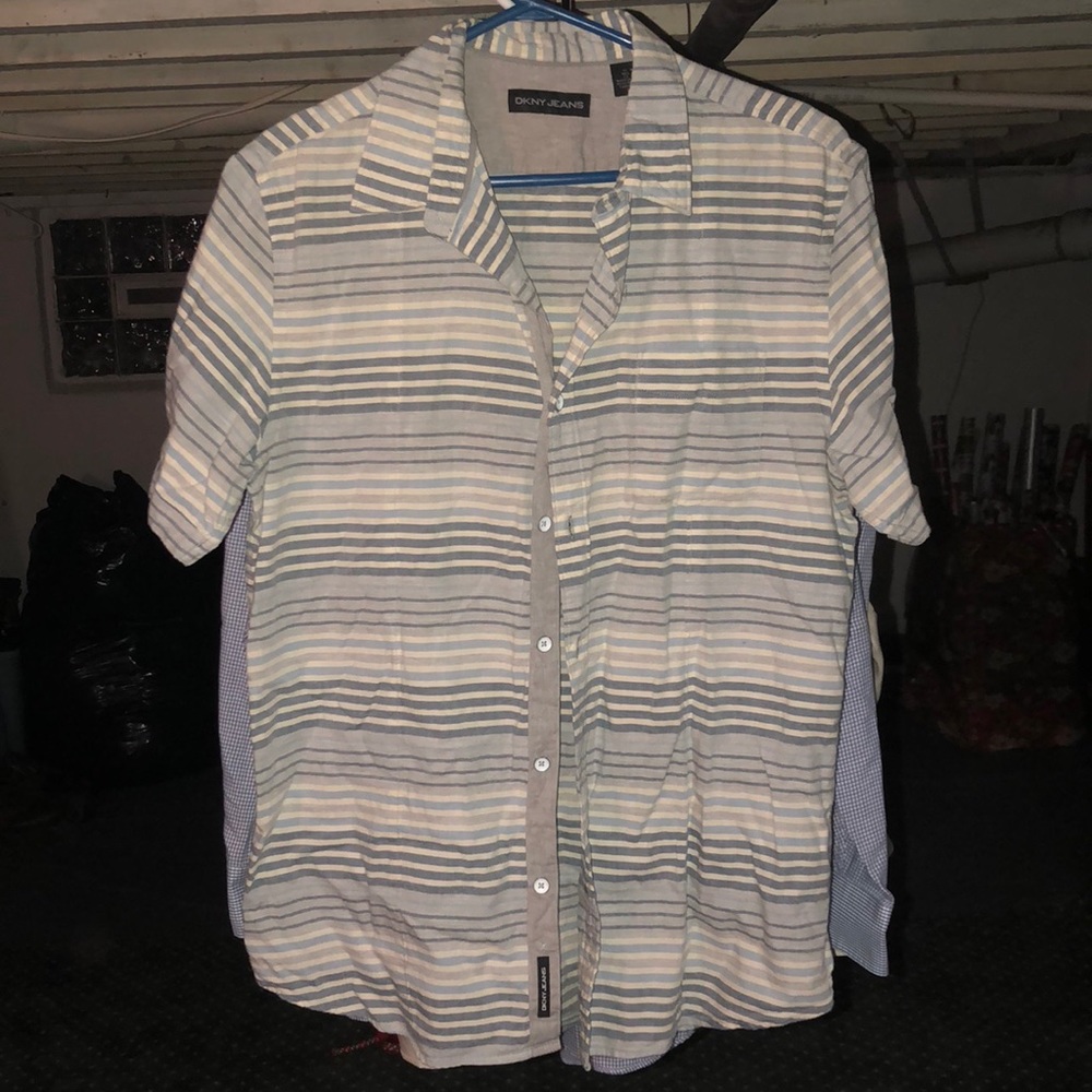 Short sleeve button up